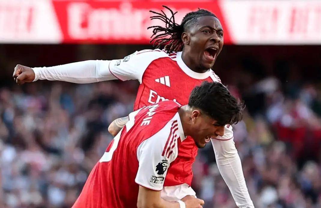 热刺赢球仍垫底，利物浦杀回前四，阿森纳1-0纽卡重返榜首，英超积分榜更新